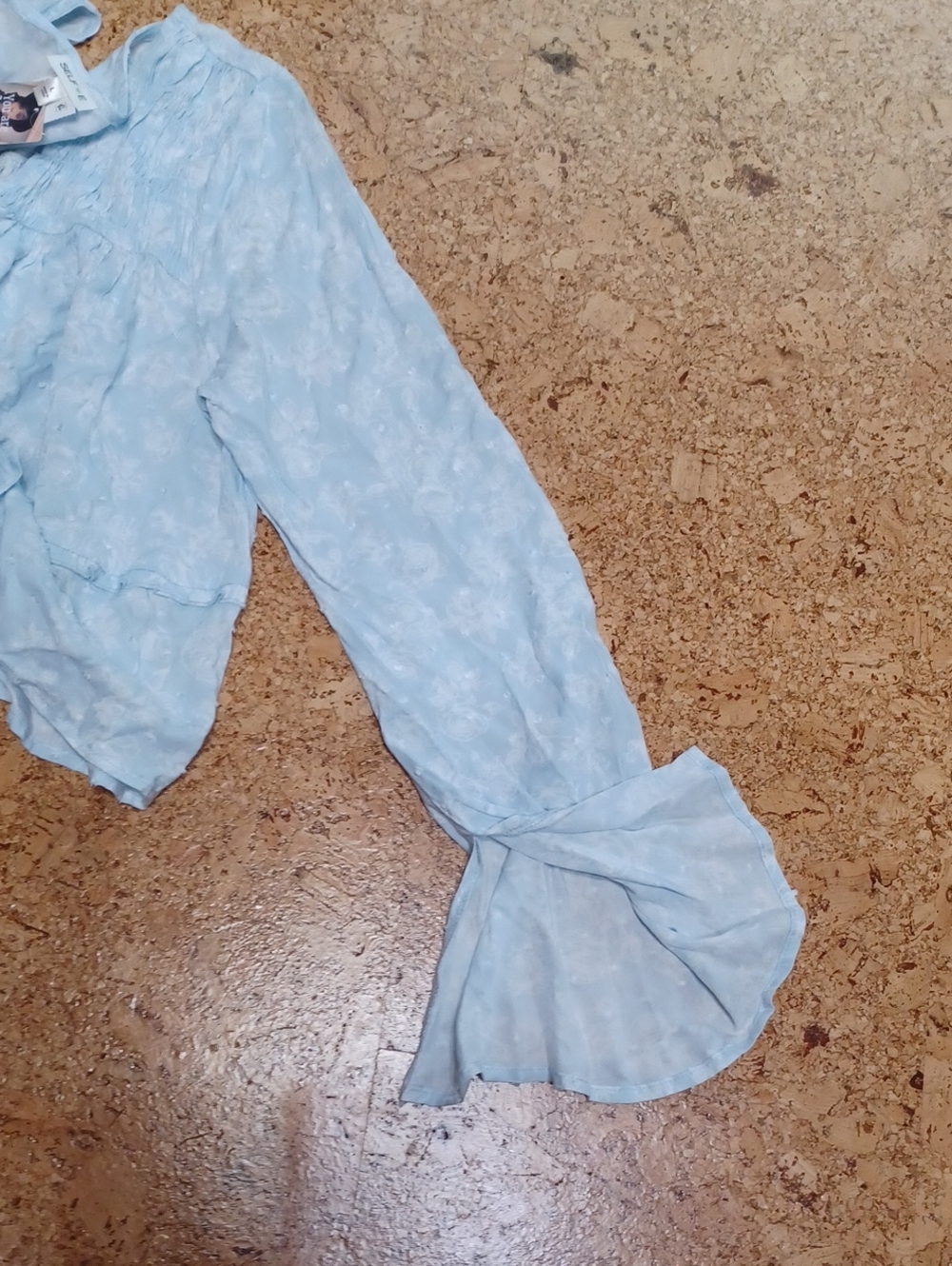 Self E Women's Baby Blue Button Crop Floral Blouse Size L NWT - Picture 6 of 7